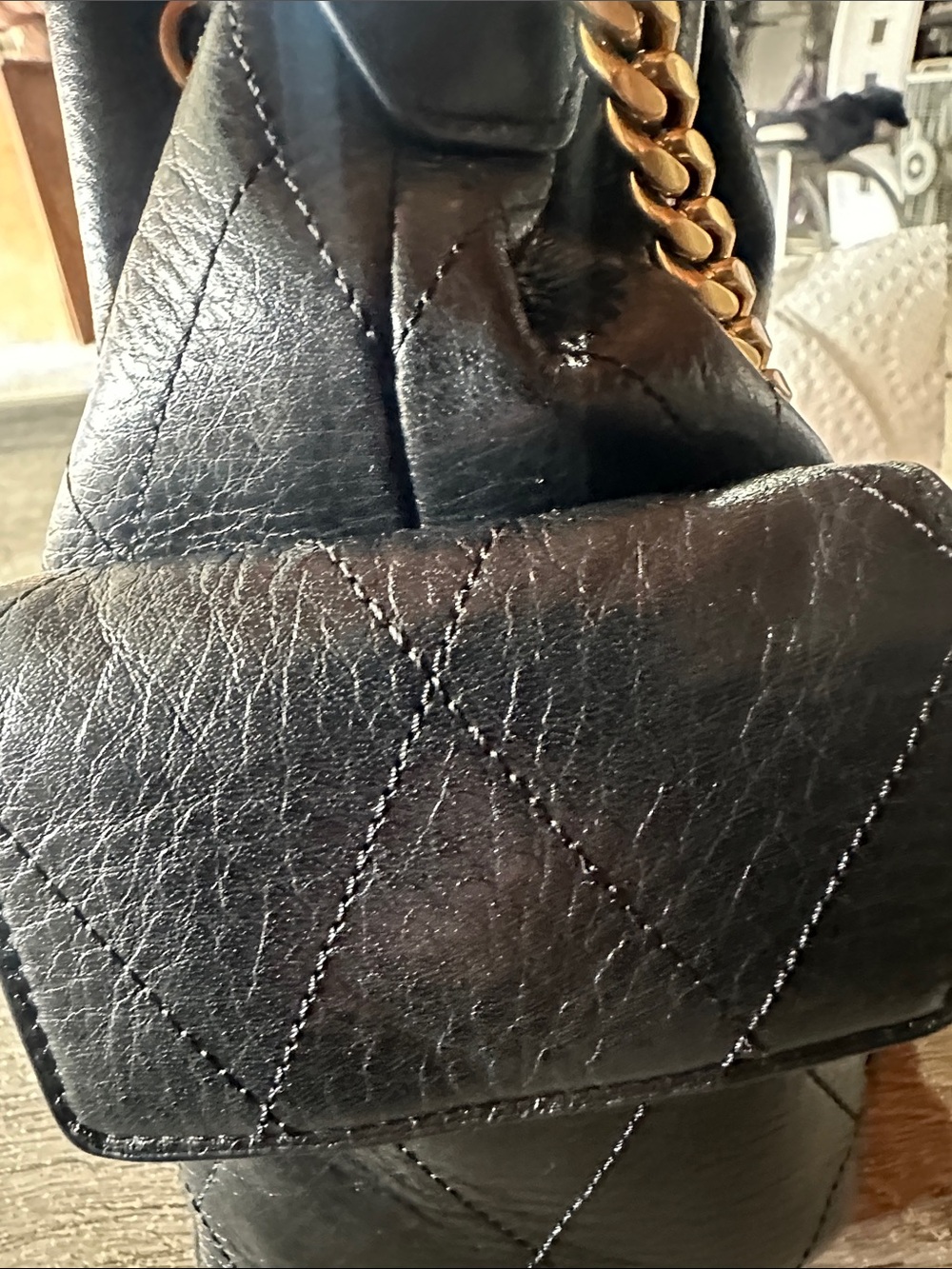 Tory Burch Black Quilted Leather Drawstring Shoulder Bag with Gold Chain - Picture 4 of 4